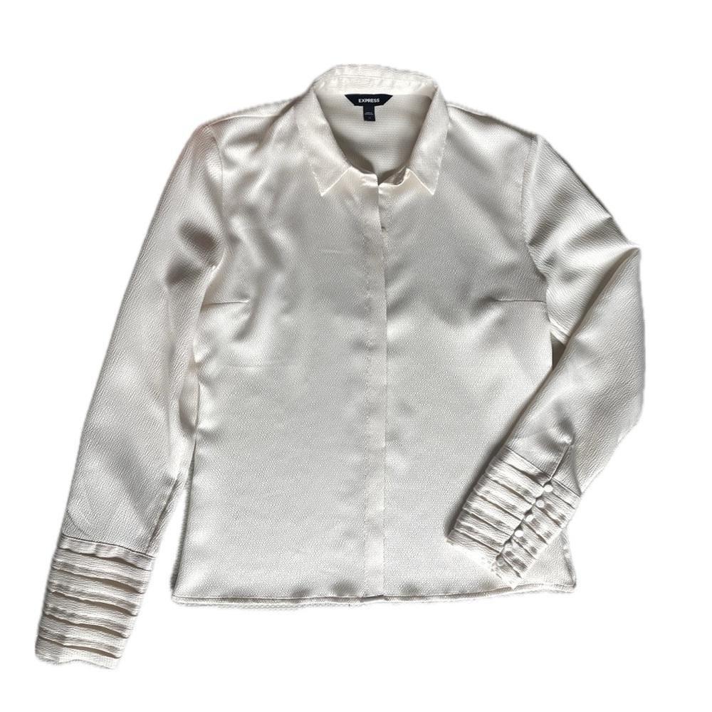 Women’s Express Cream Button down Size XS/Small